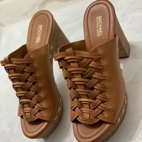 Michael KORS Wesley block heels leather mules excellent condition 5 inch heels - Picture 8 of 9